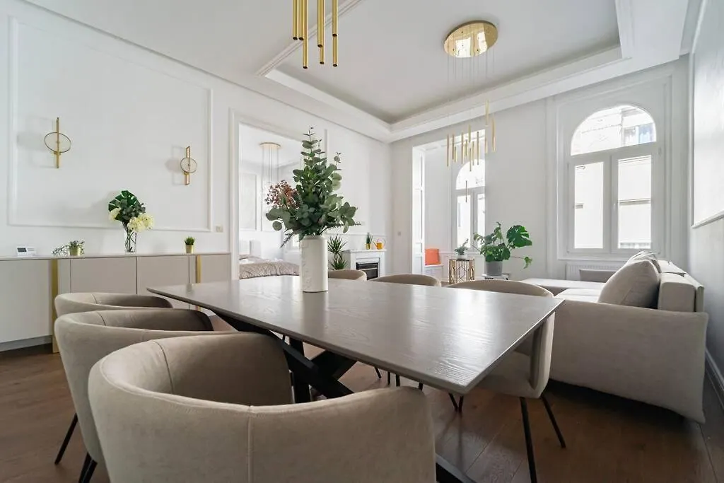 The Opera Luxury Suite Budapest Apartment